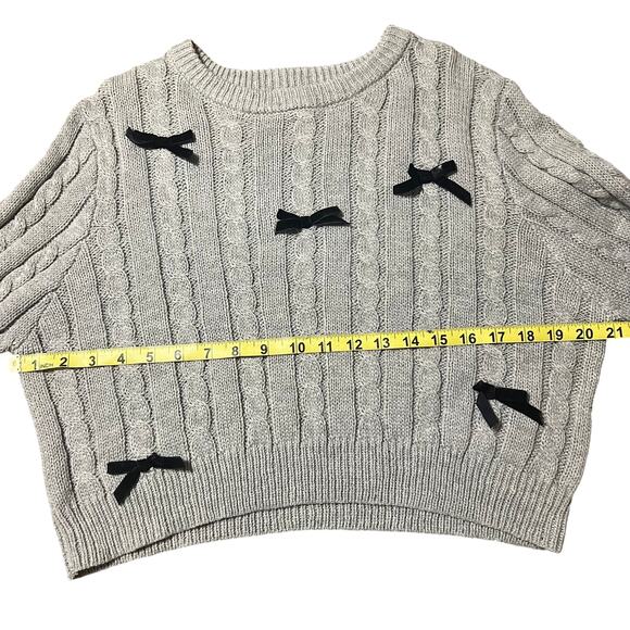 Love Tree Coquette Gray Cropped Cable Knit Sweater with Bows Size Large - Picture 6 of 6